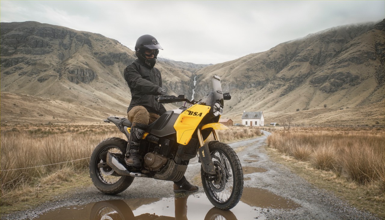 BSA: il grande ritorno del marchio inglese passa dalla adventurina Thunderbolt